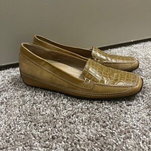 Nurture Shoes Womens 8.5 Driving Loafer Tan Crocodile Embossed Leather/Suede